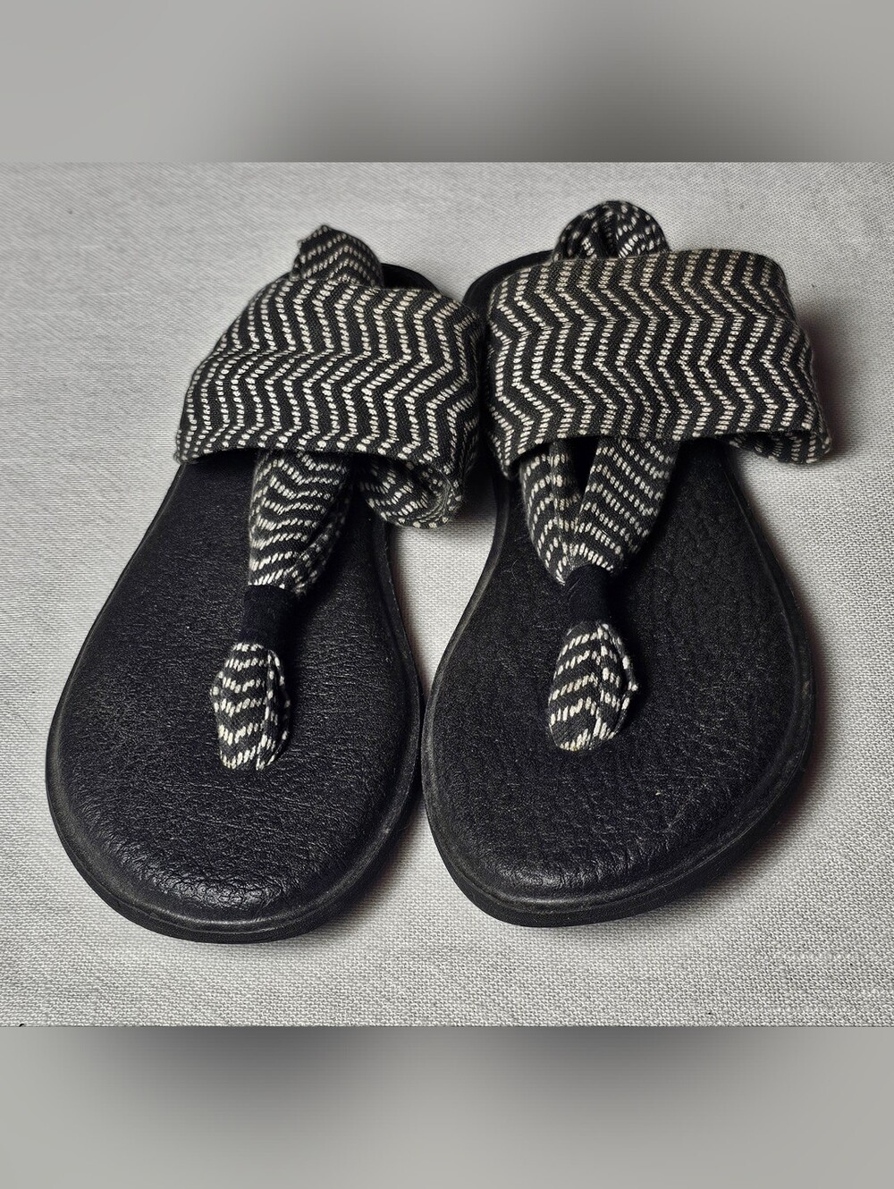 Sanuk Yoga Sling 2 Sandals Womens Size 9 Black/white